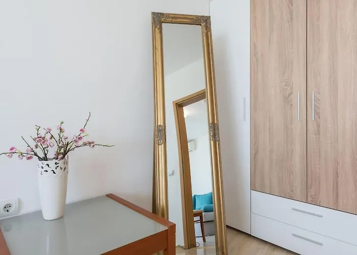 Lighthouse Apartman Várna