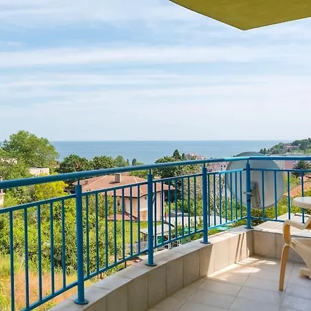 Lighthouse Варна